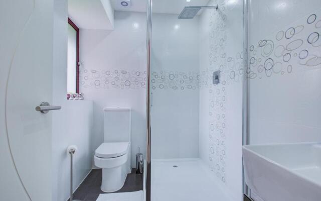 Fareham Point Apartment