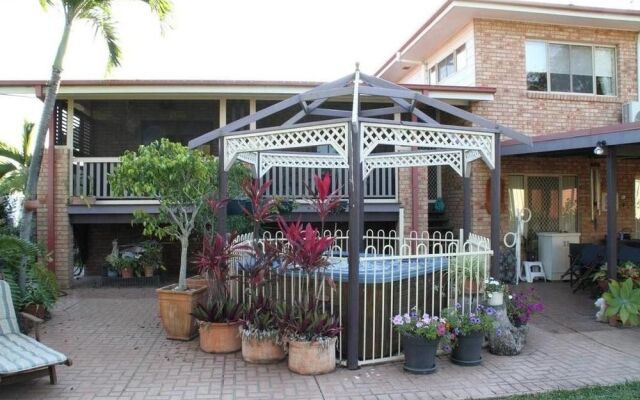 Ayr Bed and Breakfast on McIntyre