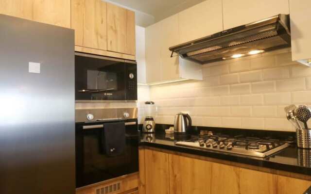w Modern 1BR With Balcony in Miraflores