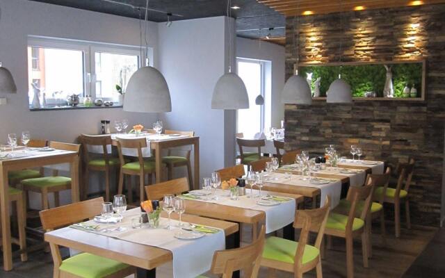 Johannishof Wine-Cafe & Guesthouse