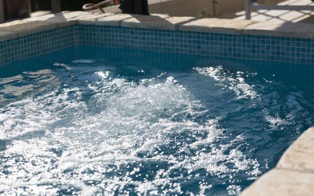 Spacious Holiday Home With Swimming Pool Near Sea in Vodnjan