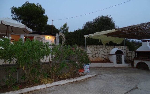 Lovely House At Tersanas Beach