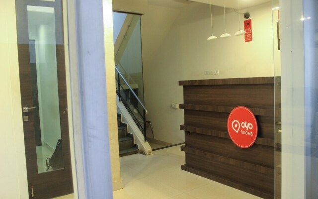 OYO 136 Ceria Hotel