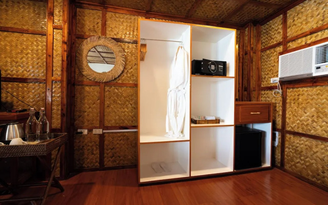 El Nido Beach Huts