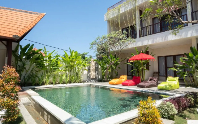 Mupu Jana G.House Keramas