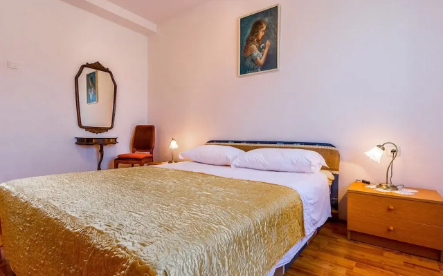 Spacious Apartment With Large Covered Terrace