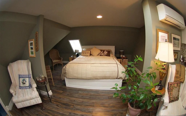 Bondy House Bed & Breakfast