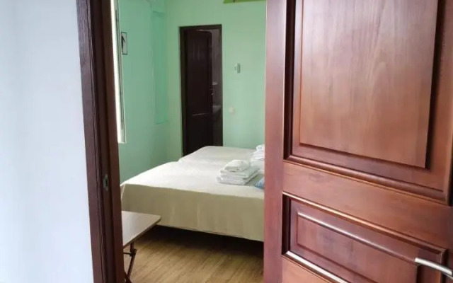 Ninoshvili Street Apartment