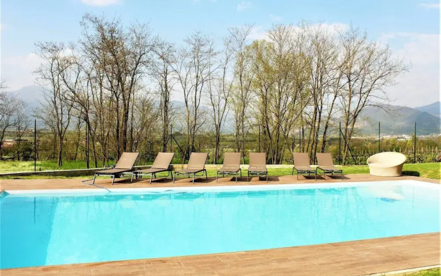 Apartment in Iseo With Swimming Pool