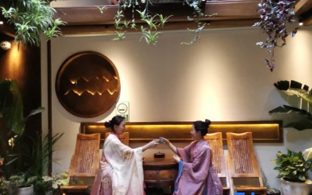 Tongzi Huakai Homestay – People – Nanchong