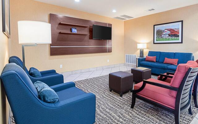 Comfort Suites Ennis