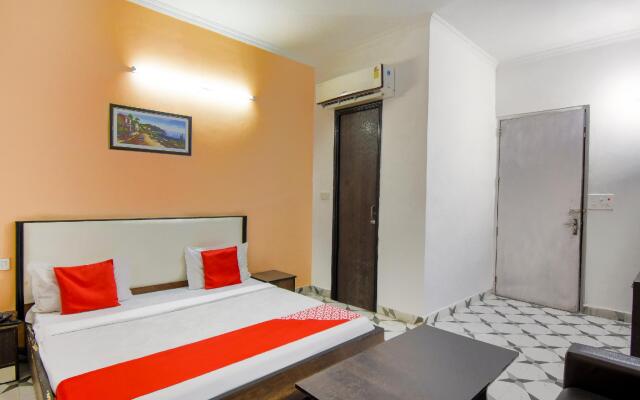 OYO 46735 Hotel Royal Dreams