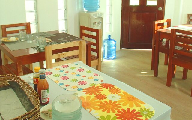 RedDoorz @ Recaido Road Palawan