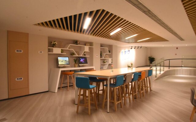 Holiday Inn Express Shanghai Gubei by IHG