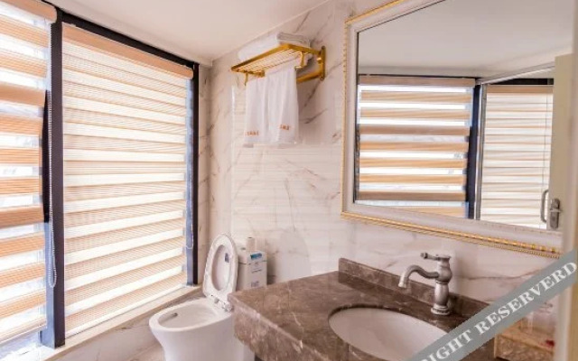 Shiji Boutique Hotel