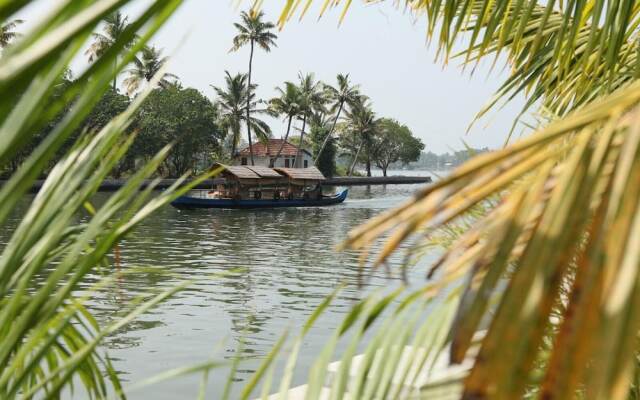 Regant Lake Palace Hotel