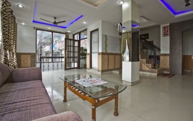 OYO 4605 Hotel Aakarsh