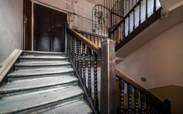 Modern 2BR Apartment in Central Lviv