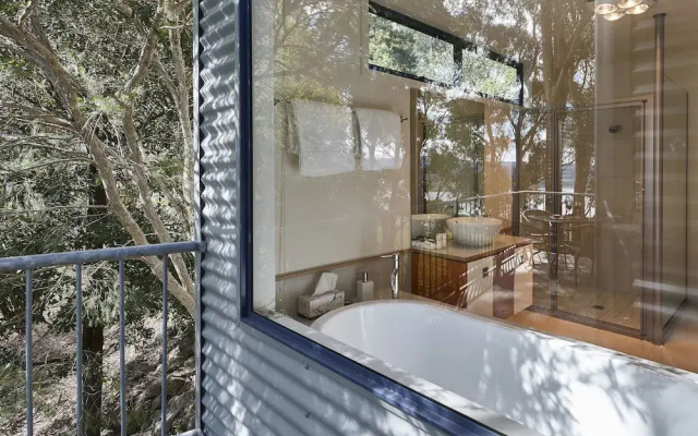 Rosevears Vineyard Retreat