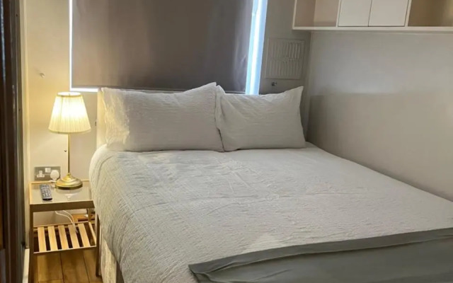 Stunning 1 Bedroom in Stunning Location - Mayfair Area