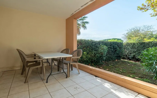 Sunlit Coastal Comfort