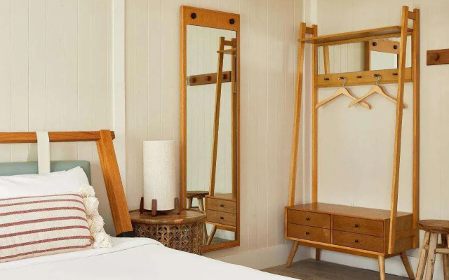 Life House, South of Fifth