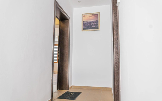 Shushi's Central Studio Apartment