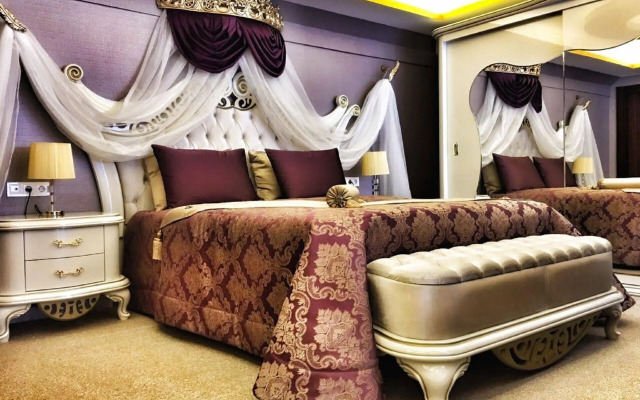 Royal Life Exclusive