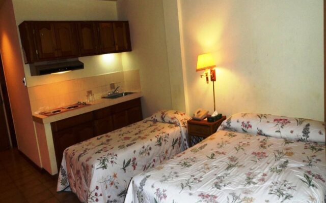 Summer Holiday Hotel