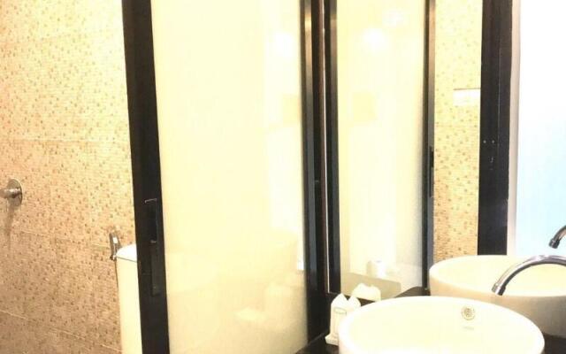 The Green Plaza Hotel