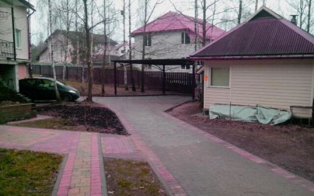 Гостевой домик "Дубки"
