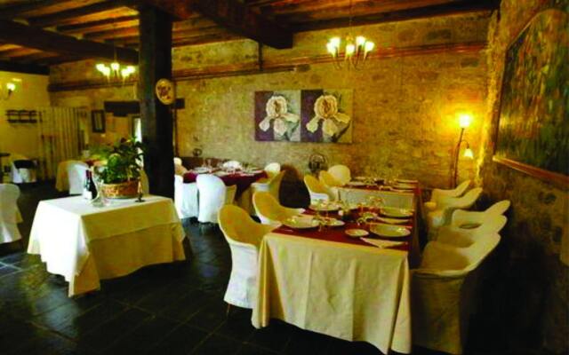 Real Posada De La Mesta