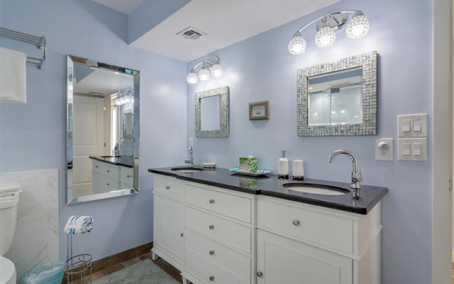 Shoreline Towers 1073