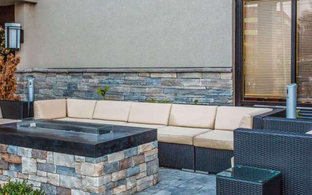 Quality Suites Nashville Airport