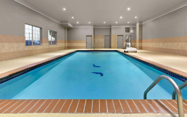 La Quinta Inn & Suites by Wyndham Deer Park