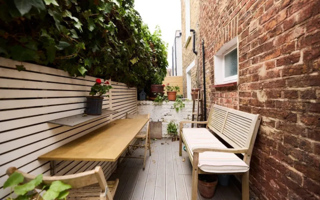 The Fulham Asylum - Modish 2bdr Flat With Patio