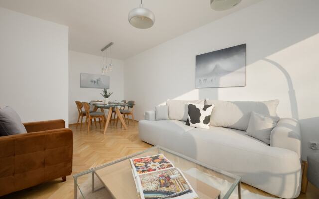 Miodowa Apartment in Warsaw by Renters