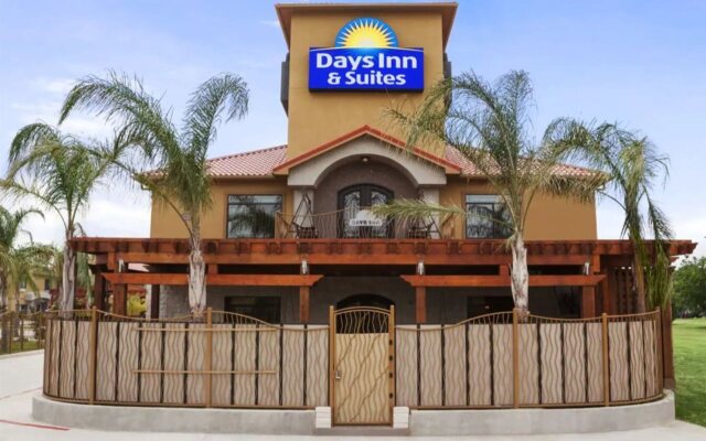 Days Inn & Suites by Wyndham Houston North-Spring