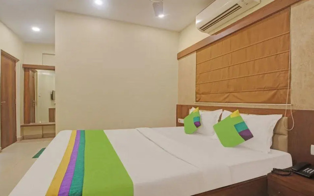 Fabhotel Dream Plaza