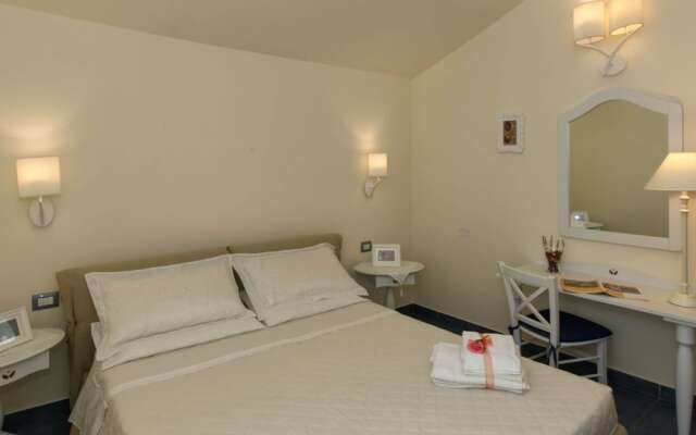 Mansion in Case Alte With Pool & Nature Trails