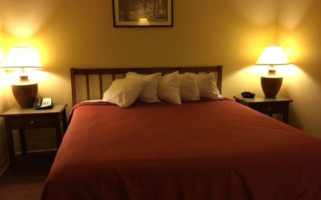 Norwood Inn & Suites