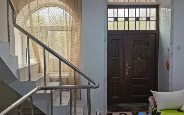 Jingjiang Homestay (Jiangbian Square)