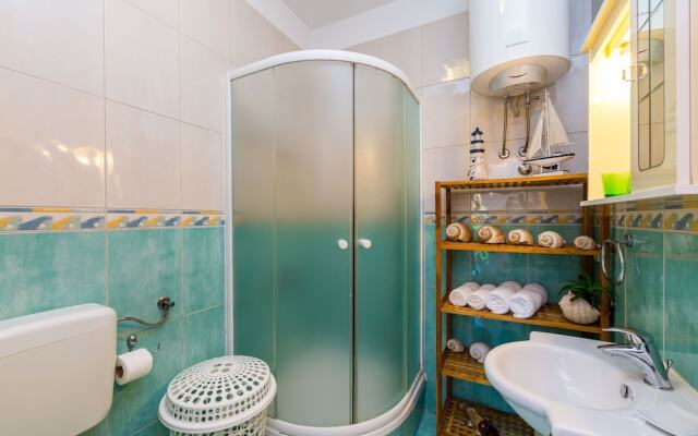 Apartments & Room Frane