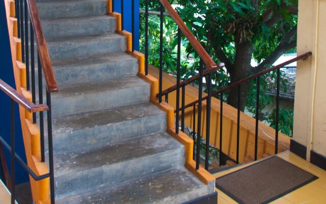 Marine Tourist Beach Guest House Negombo Beach