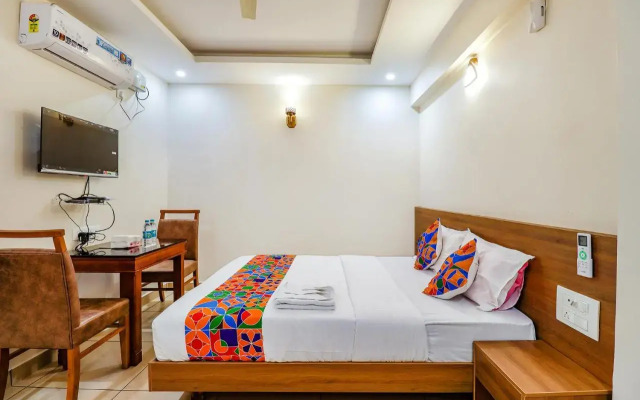 FabHotel Green Park Residency