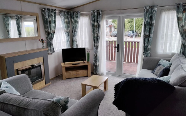 Modern 2 Bed Caravan in Forfar, Scotlan