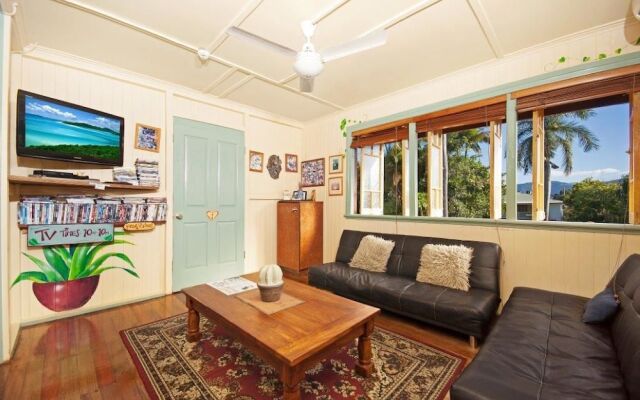 Tropic Days Backpackers