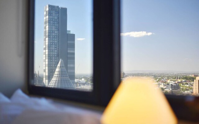 3 Bedrooms above Emporium Shopping Centre