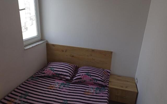 Lovely 1 bedroom apartment near Eye of Tirana