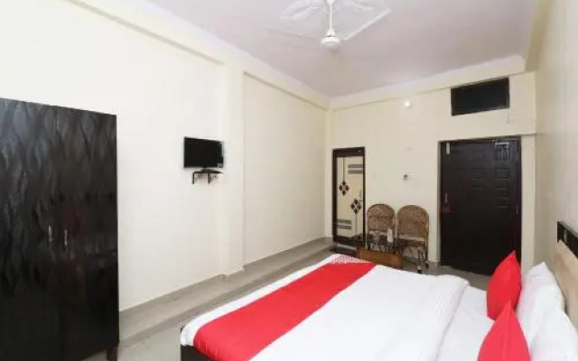 OYO 24823 Amrit Guest House